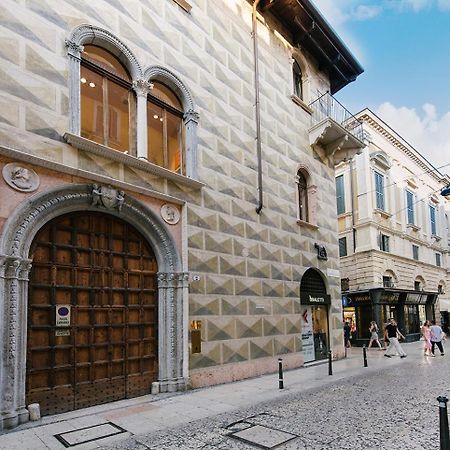 Palazzo Confalonieri Da Lisca Верона Екстериор снимка