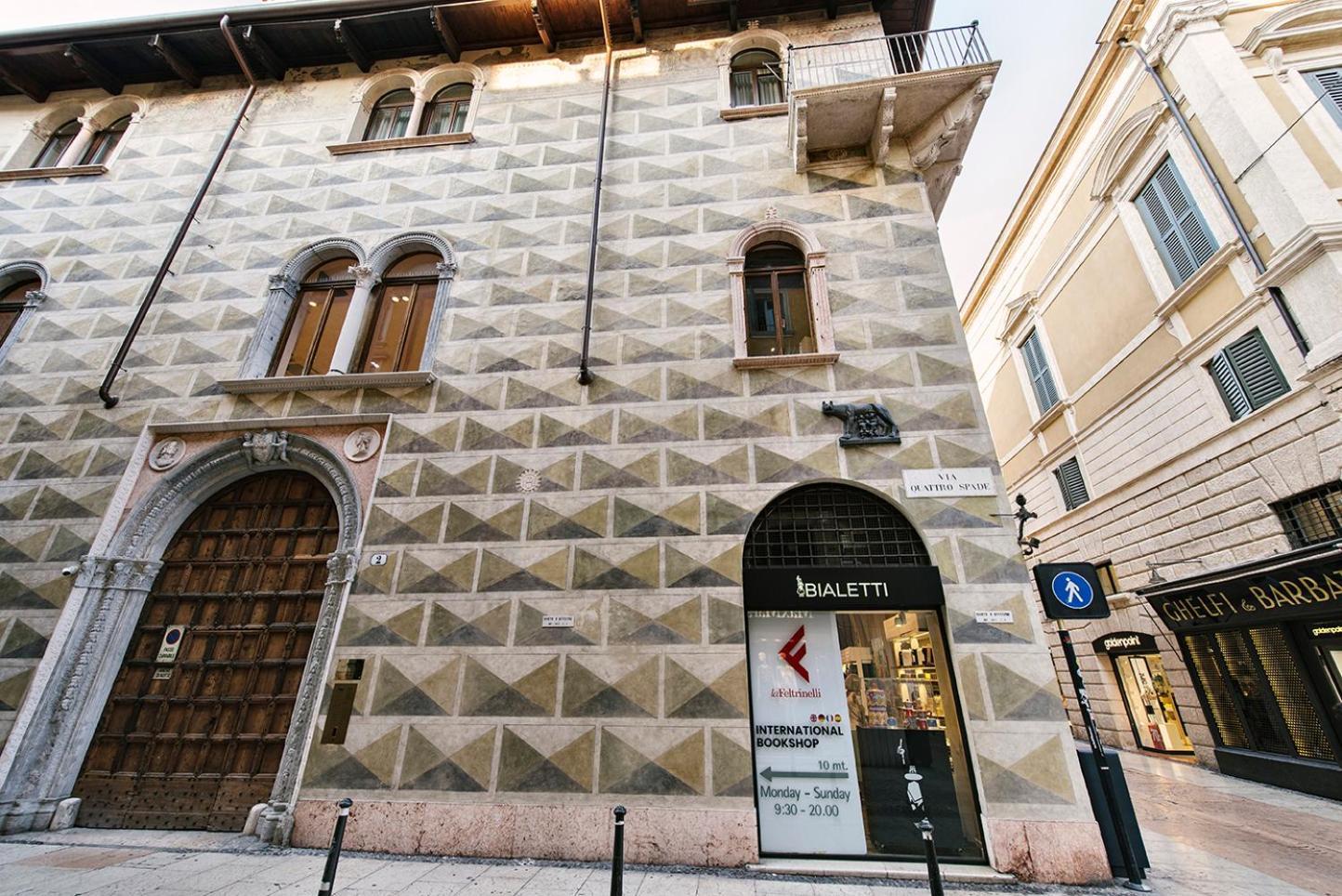Palazzo Confalonieri Da Lisca Верона Екстериор снимка