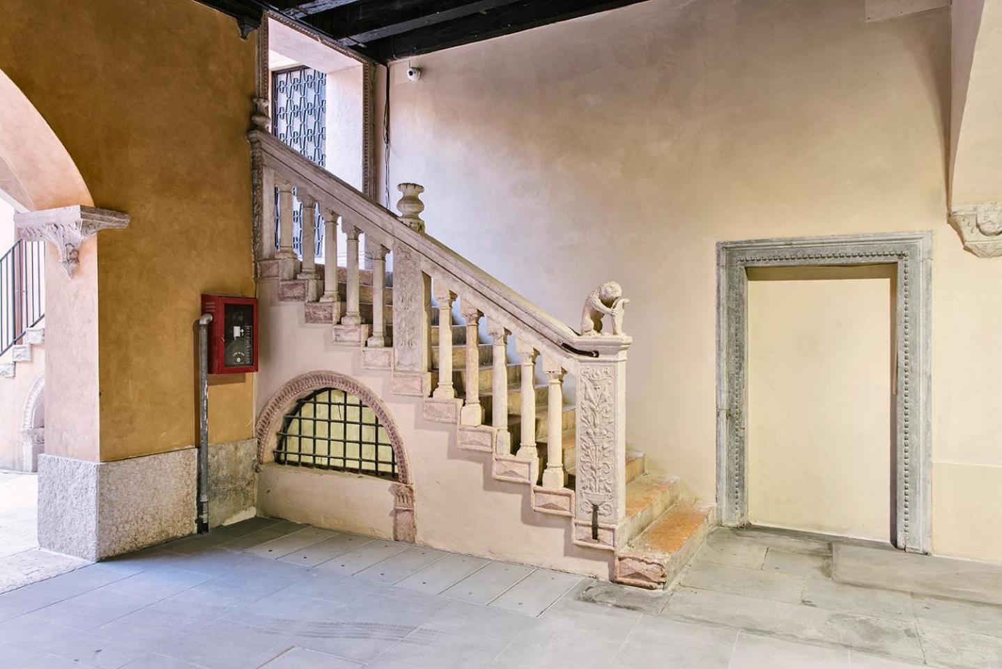 Palazzo Confalonieri Da Lisca Верона Екстериор снимка