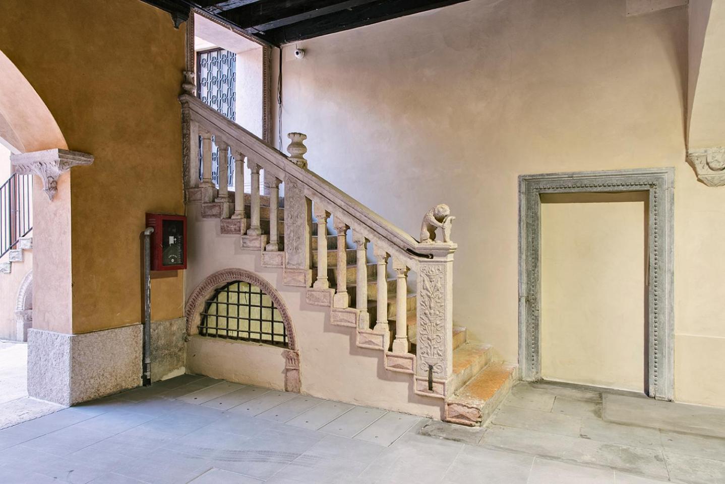 Palazzo Confalonieri Da Lisca Верона Екстериор снимка