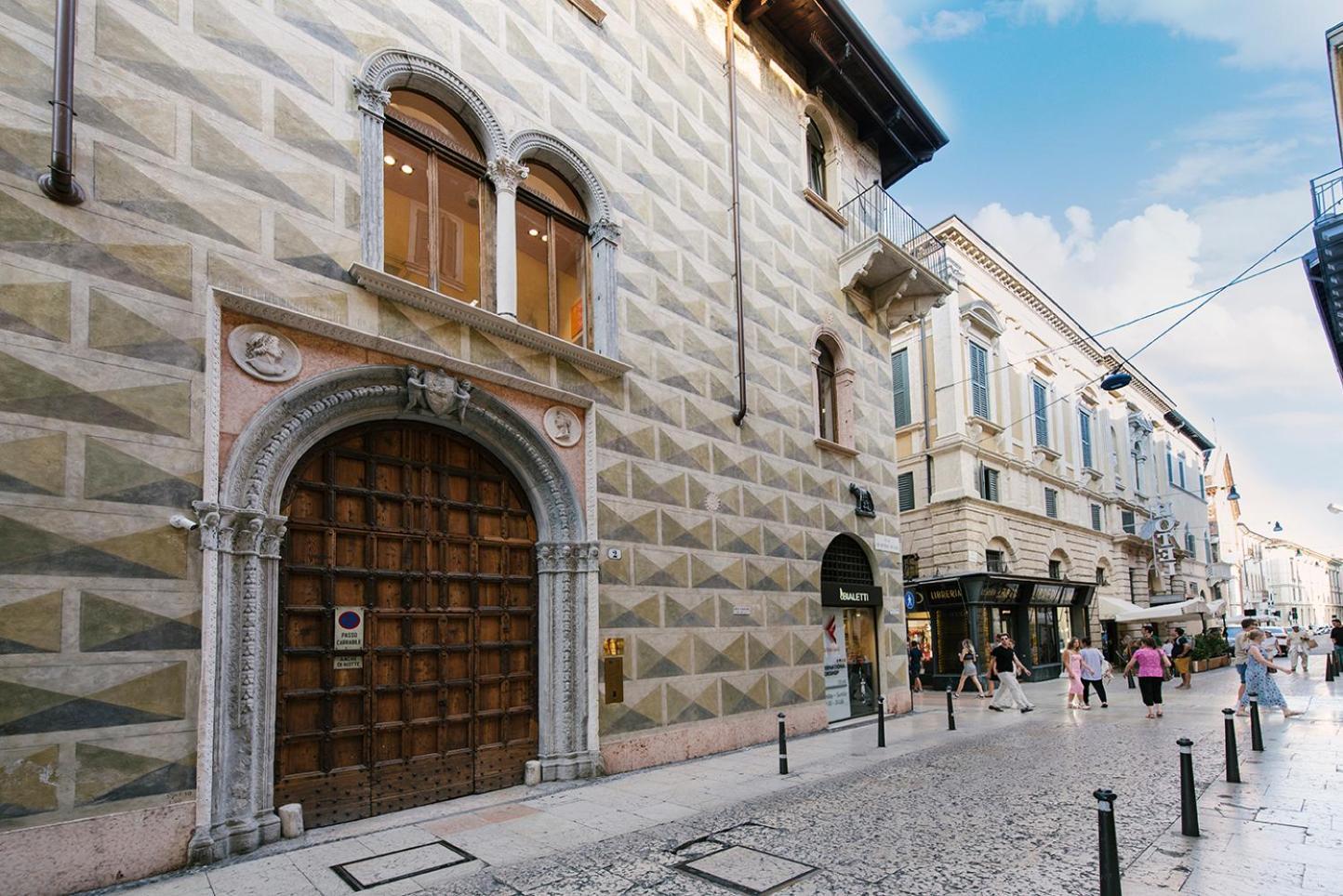 Palazzo Confalonieri Da Lisca Верона Екстериор снимка