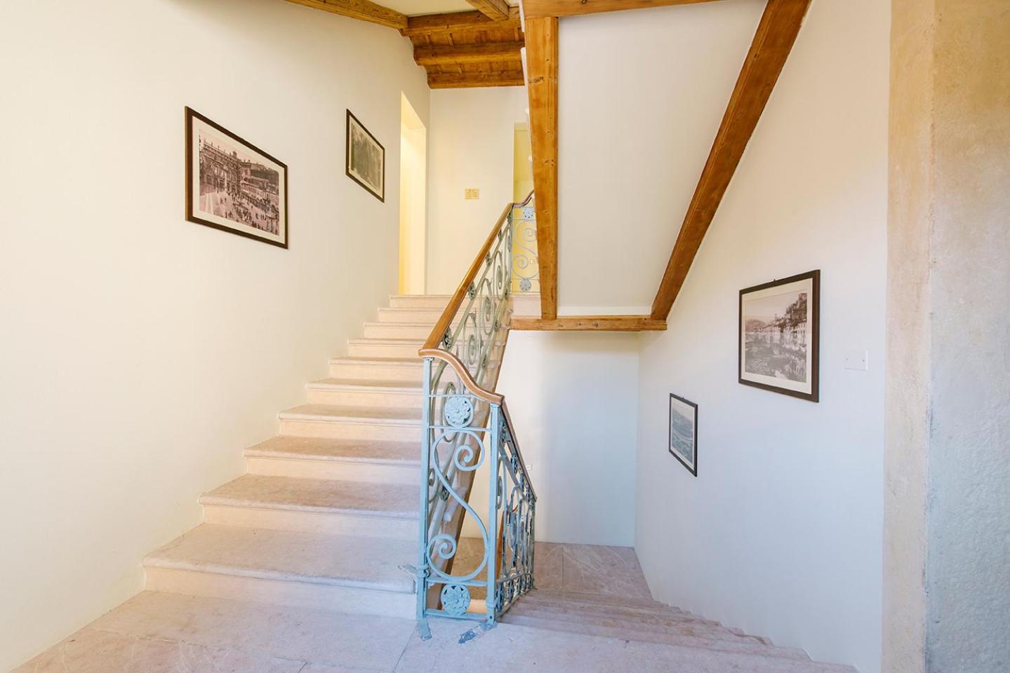 Palazzo Confalonieri Da Lisca Верона Екстериор снимка