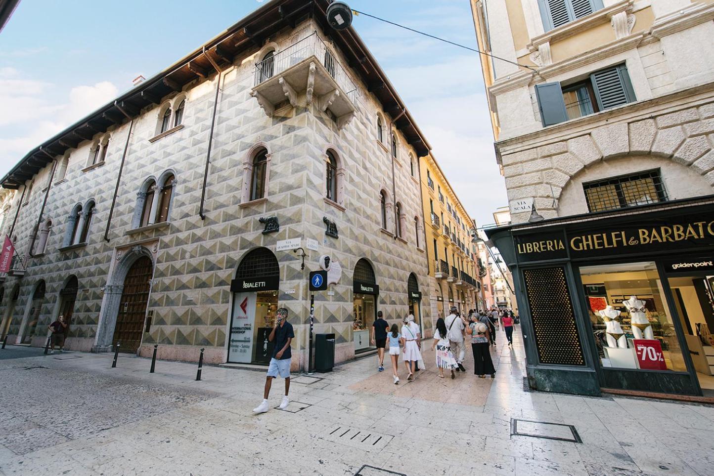 Palazzo Confalonieri Da Lisca Верона Екстериор снимка